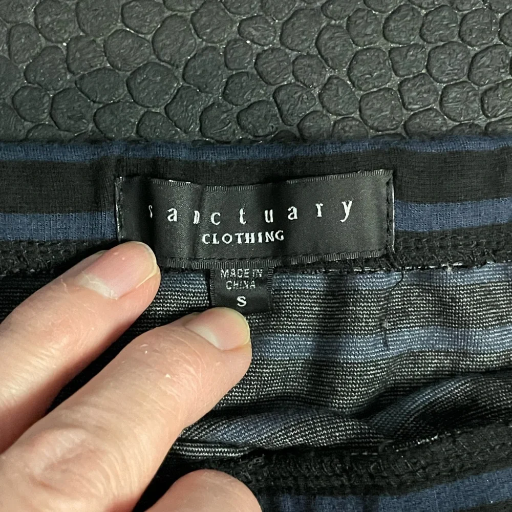 Sanctuary size small black‎ and blue striped pull on pencil skirt